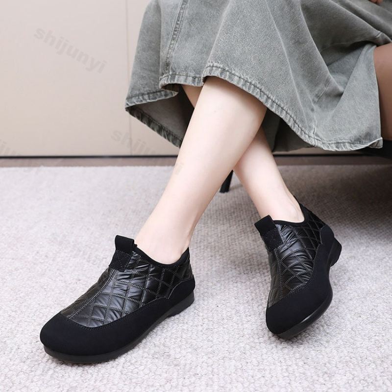 Vintage Outdoor Fashion - Sepatu Katun Wanita Slip On Musim