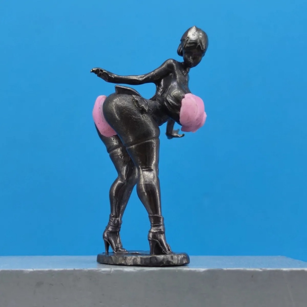 Vintage Fashion Ornaments - Figur Mini Wanita Kuningan Oksidasi Vintage