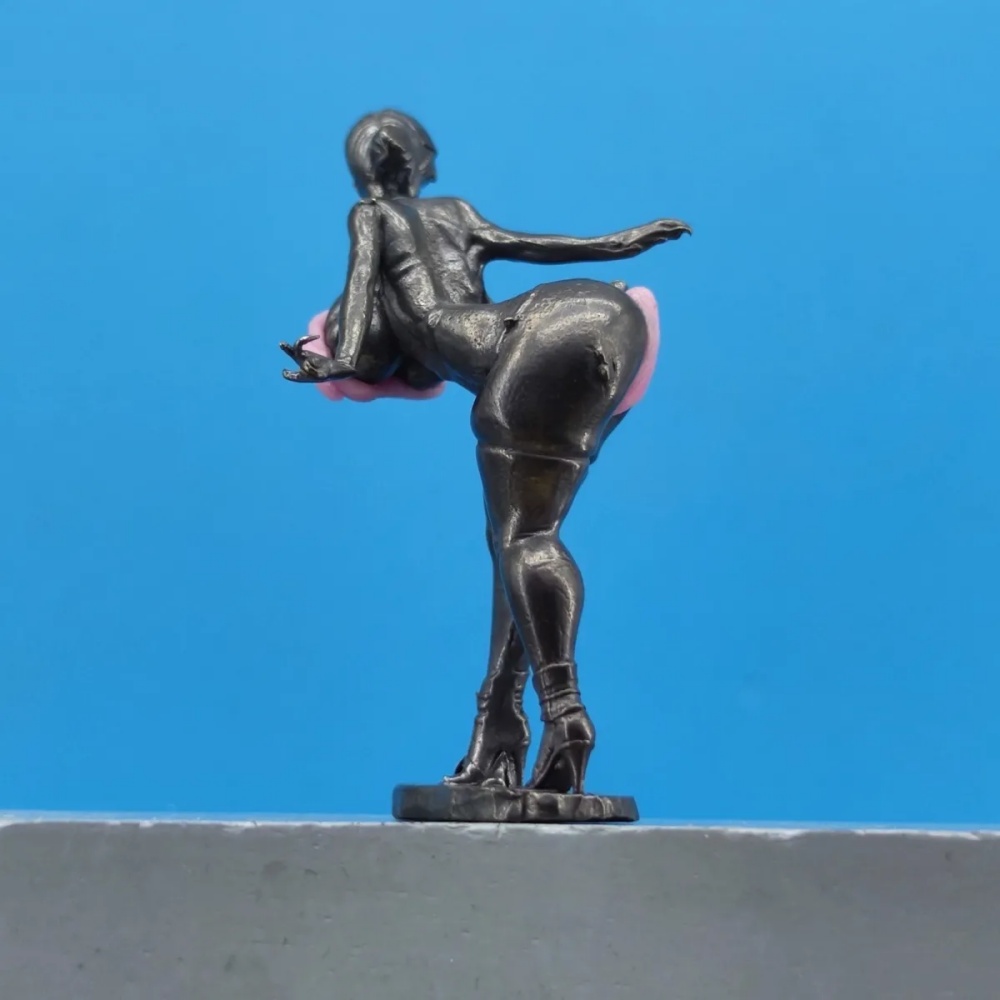 Figur Mini Wanita Kuningan Oks - Vintage Fashion Ornaments ulasan dan harga
