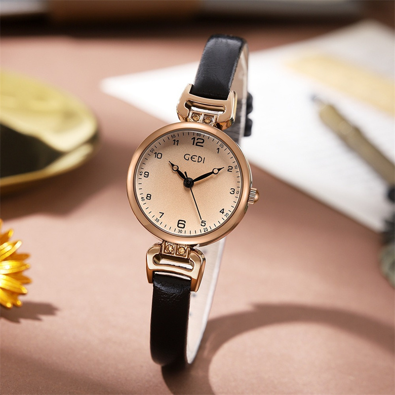 Jam Tangan Tali Kulit dengan D - Vintage Fashion Old Money ulasan dan harga