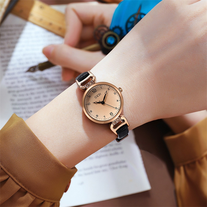 Jam Tangan Tali Kulit dengan D - Vintage Fashion Old Money ulasan dan harga