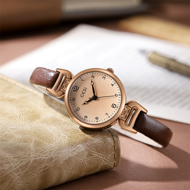 Jam Tangan Tali Kulit dengan D - Vintage Fashion Old Money ulasan dan harga